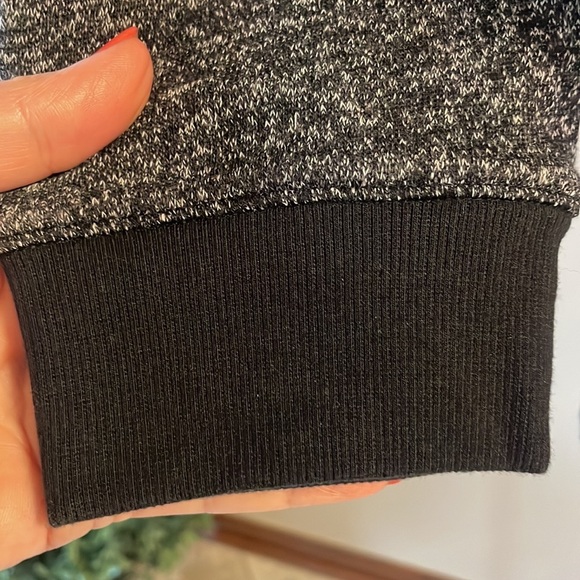 MNY Andrew Mark performance cotton blend top / sweatshirt faux leather trim S - Picture 5 of 12